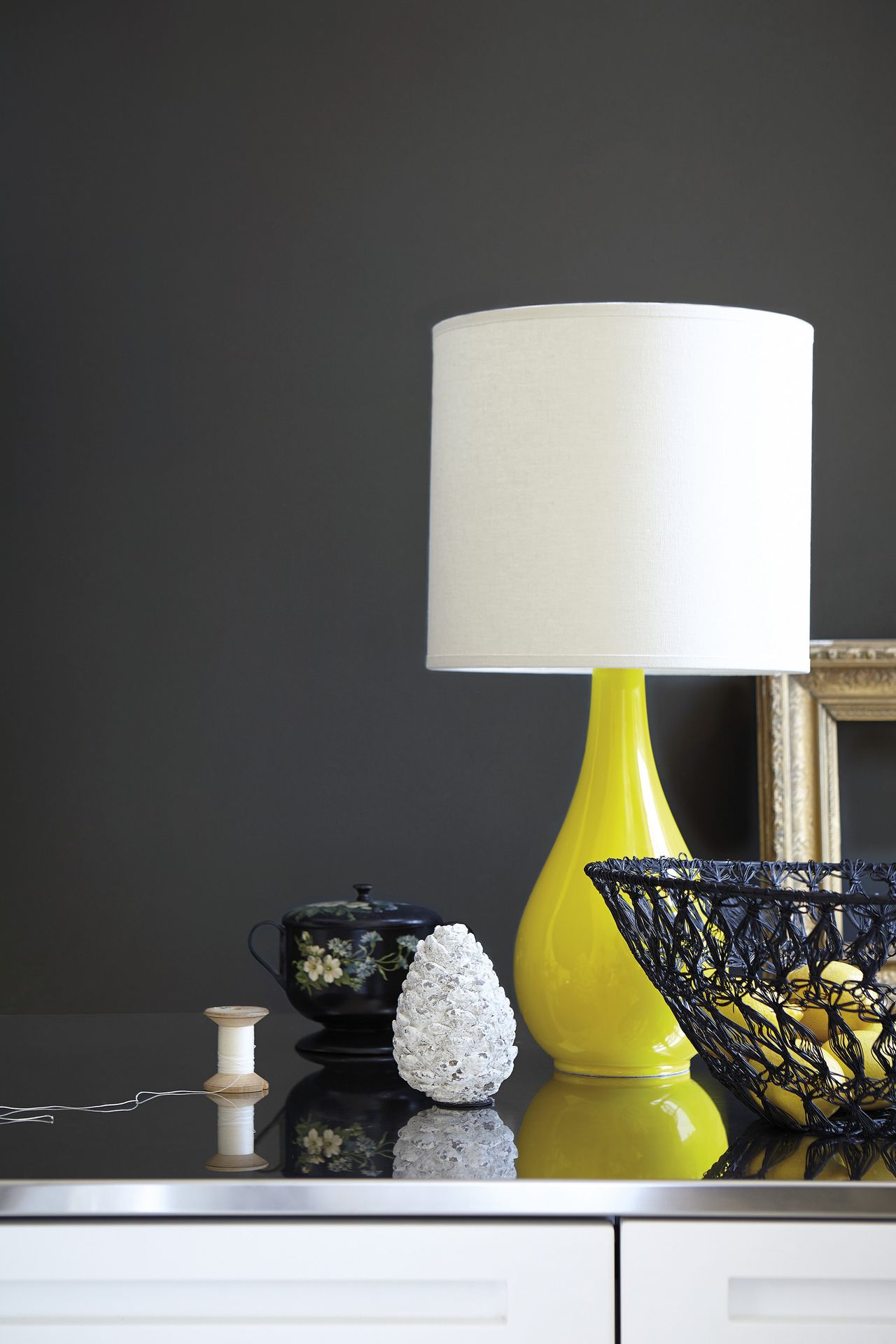Lamp Black 228 Detail